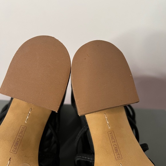 Vince Camuto - Picture 3 of 7